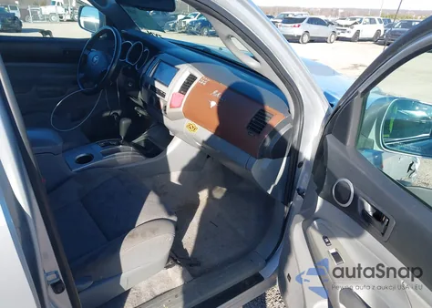 2011 Toyota Tacoma Base V6 z USA, uszkodzony, nr VIN 3TMMU4FN6BM037148